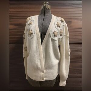 Vintage 70’ Cardigan Sweater Women’s Size M Ivory Angora Wool Blend 3D Florals.